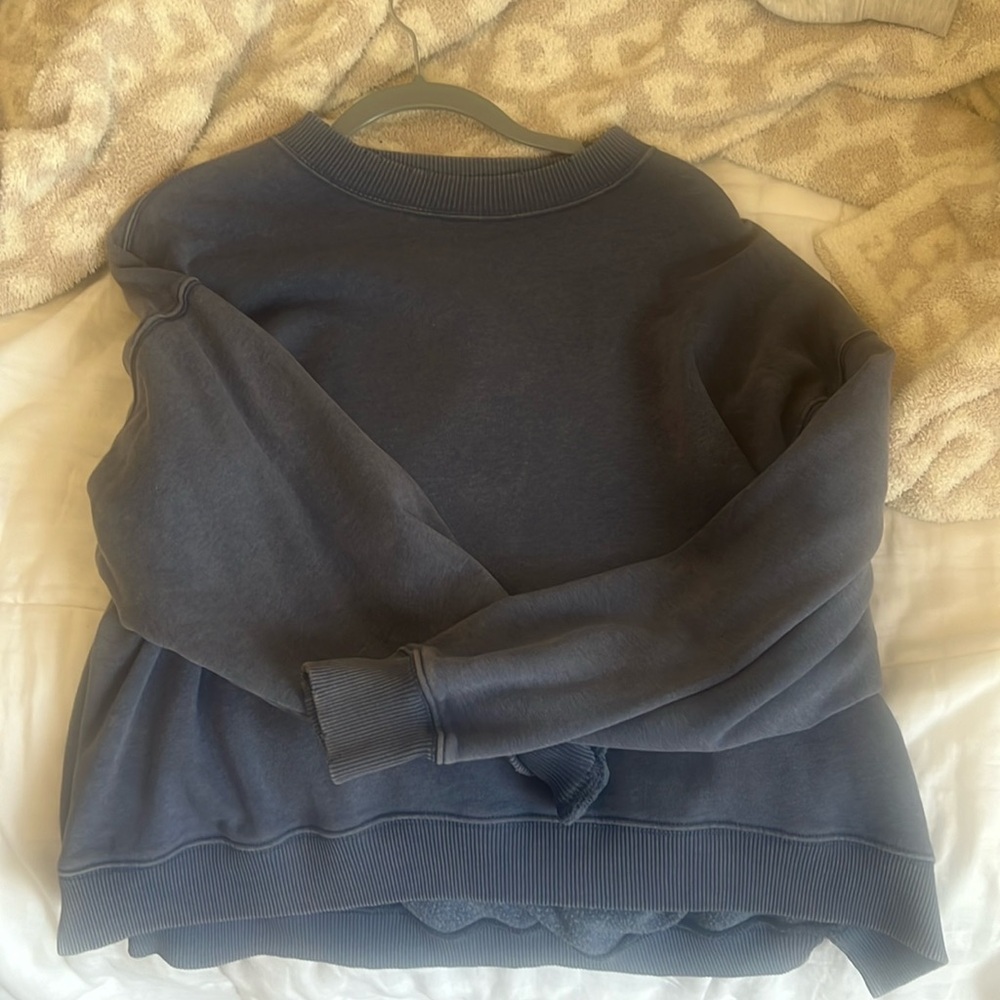 Blue-gray American eagle crewneck
